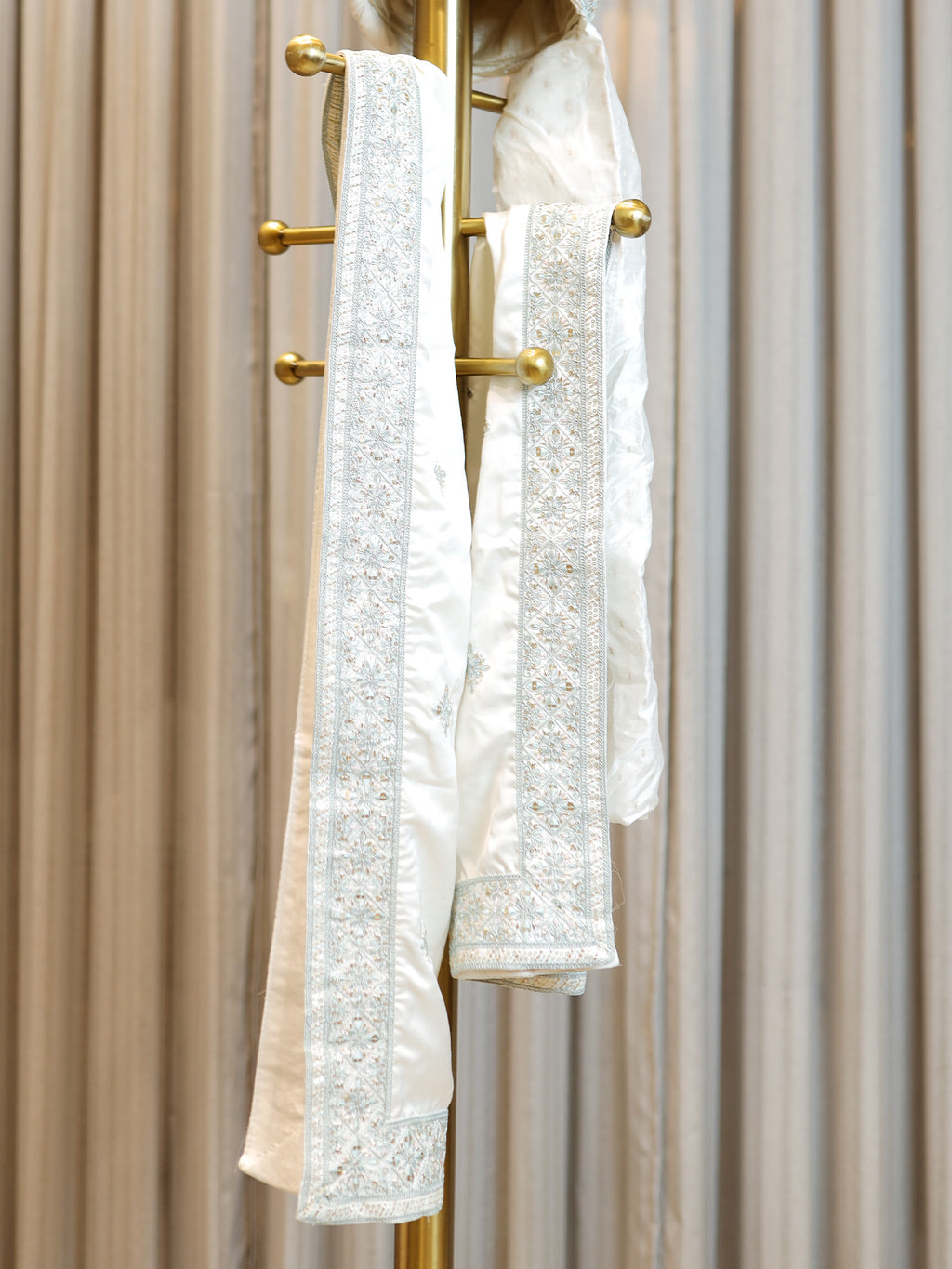 Pearl-White Embroidered Royal Safa Set