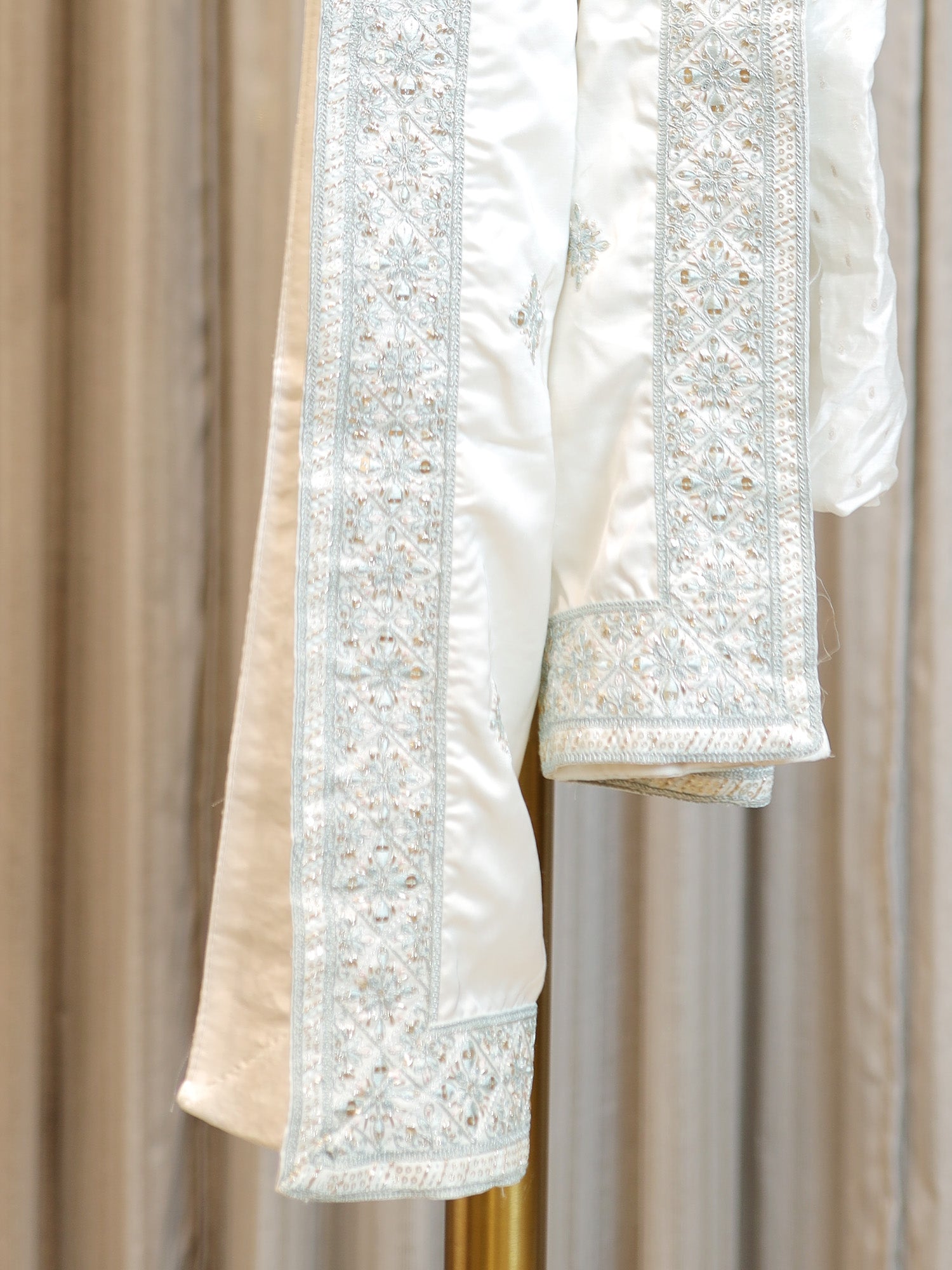Pearl-White Embroidered Royal Safa Set