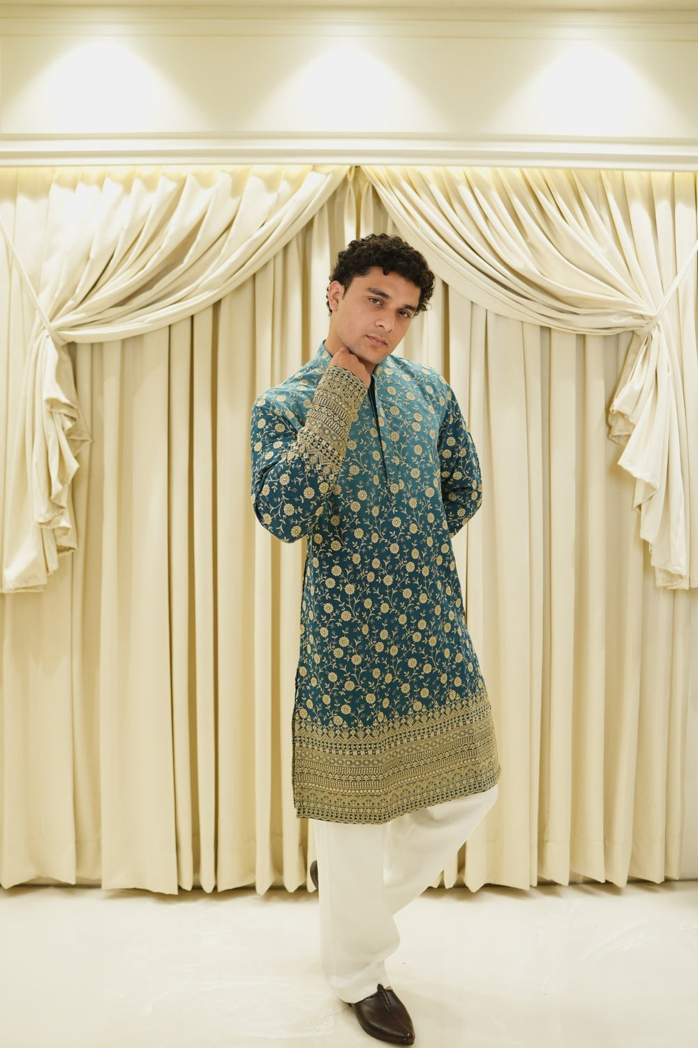 Royal Firozi Guldaan Embroidered Kurta Set