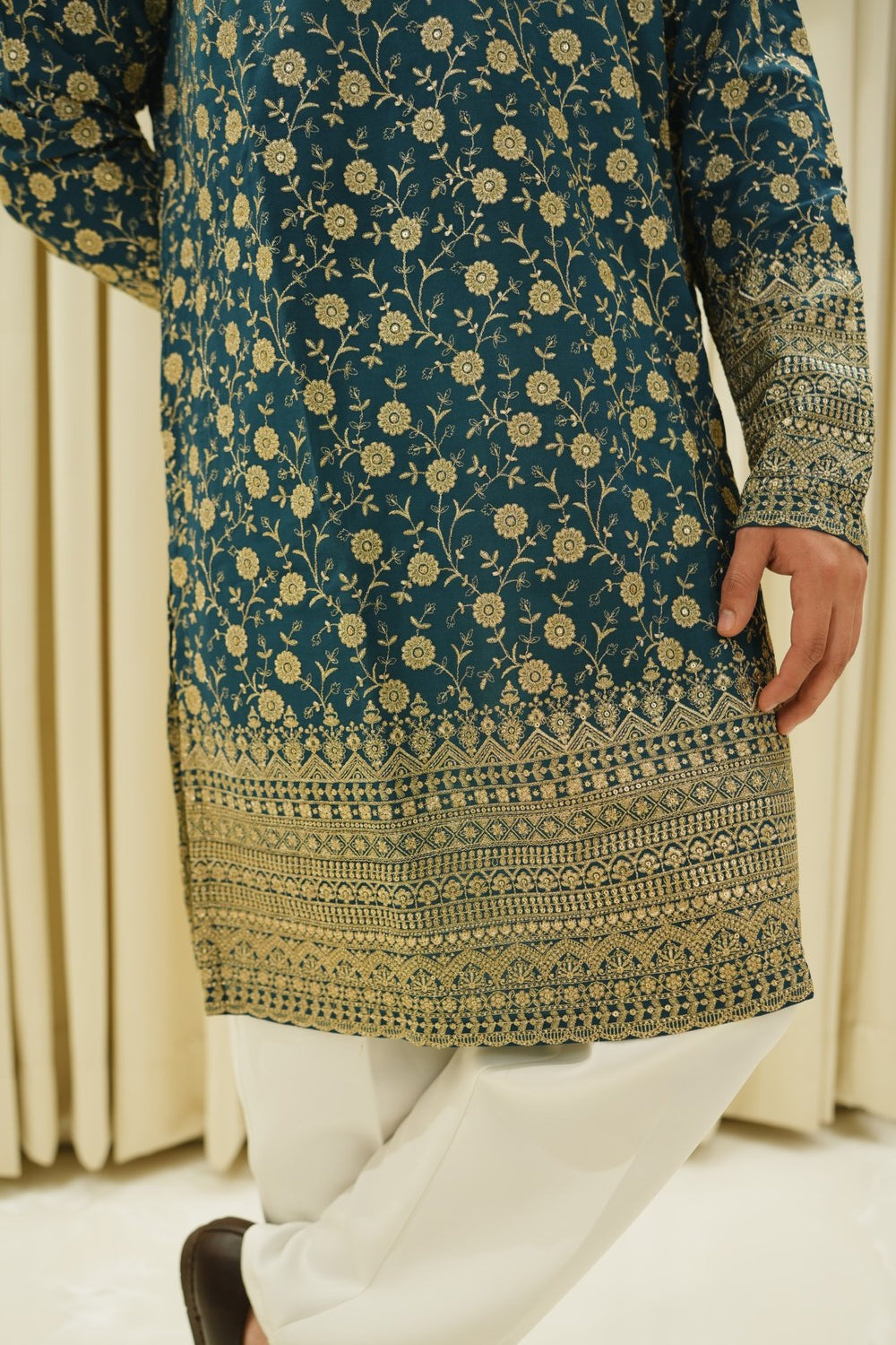 Royal Firozi Guldaan Embroidered Kurta Set