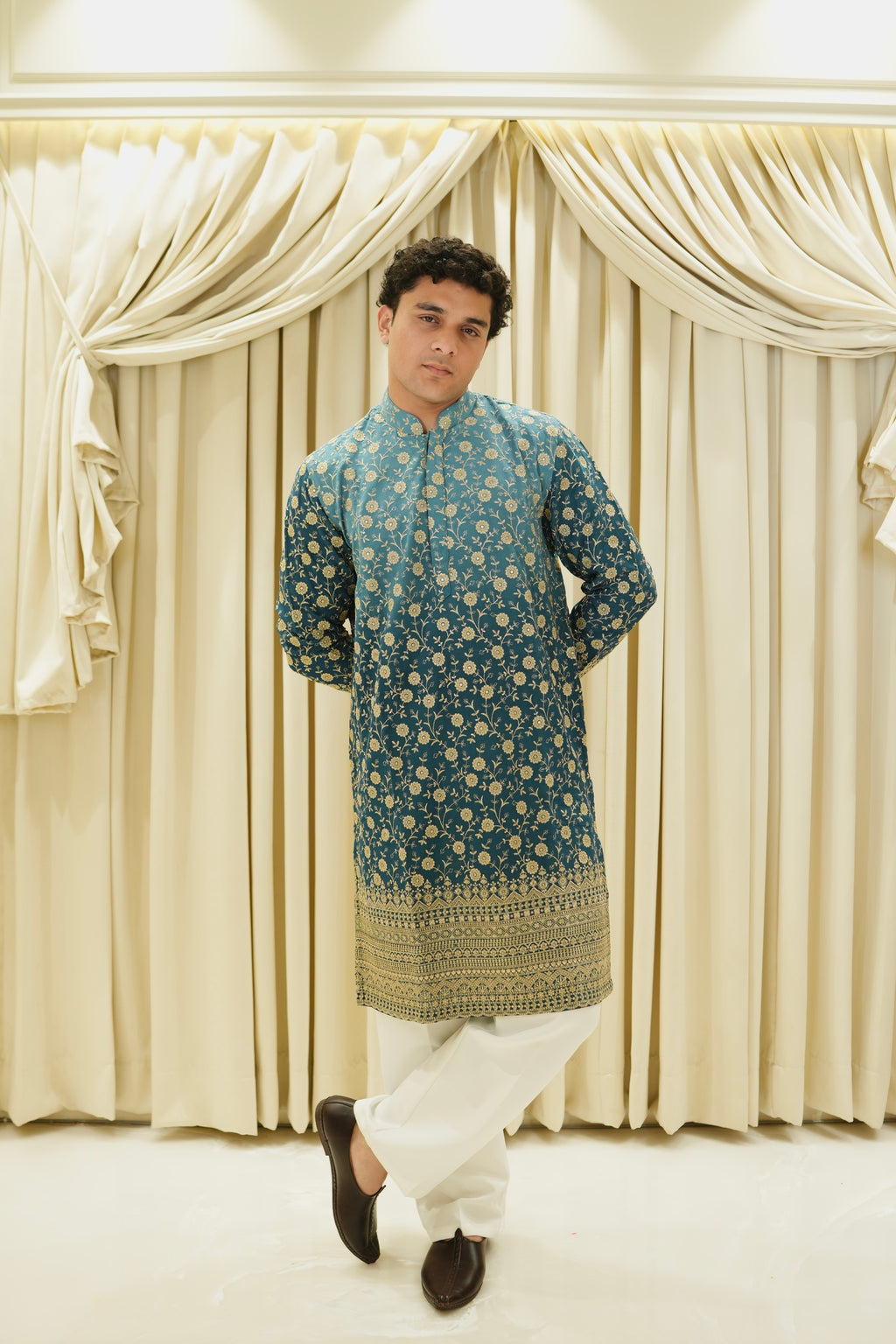Royal Firozi Guldaan Embroidered Kurta Set