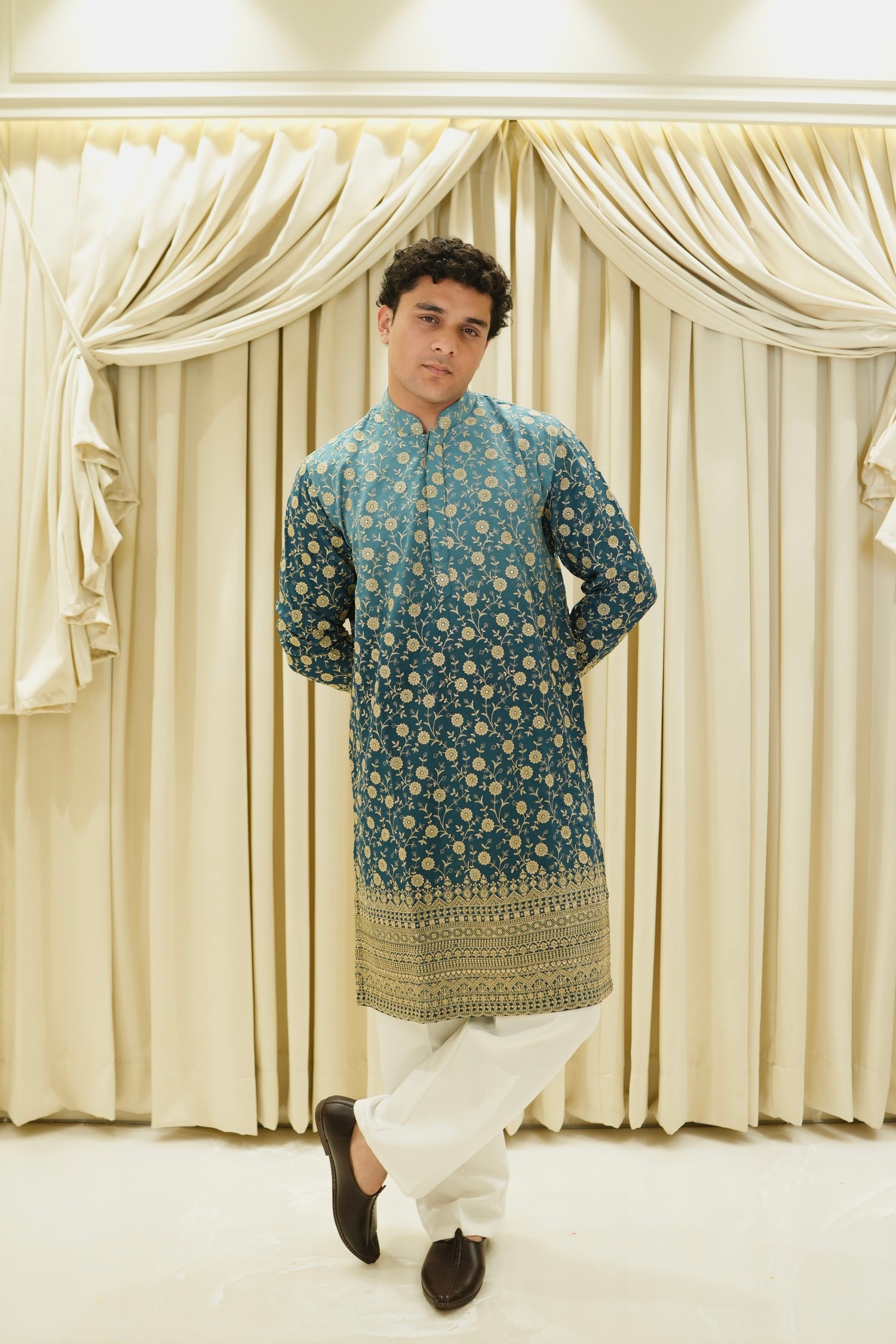 Royal Firozi Guldaan Embroidered Kurta Set